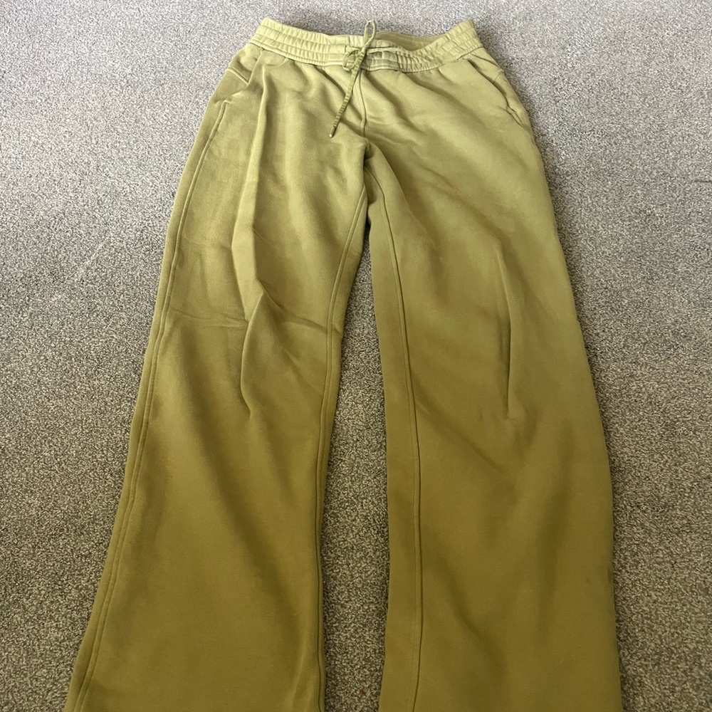 COPY - Lululemon Sweat Pants (smoke free home)